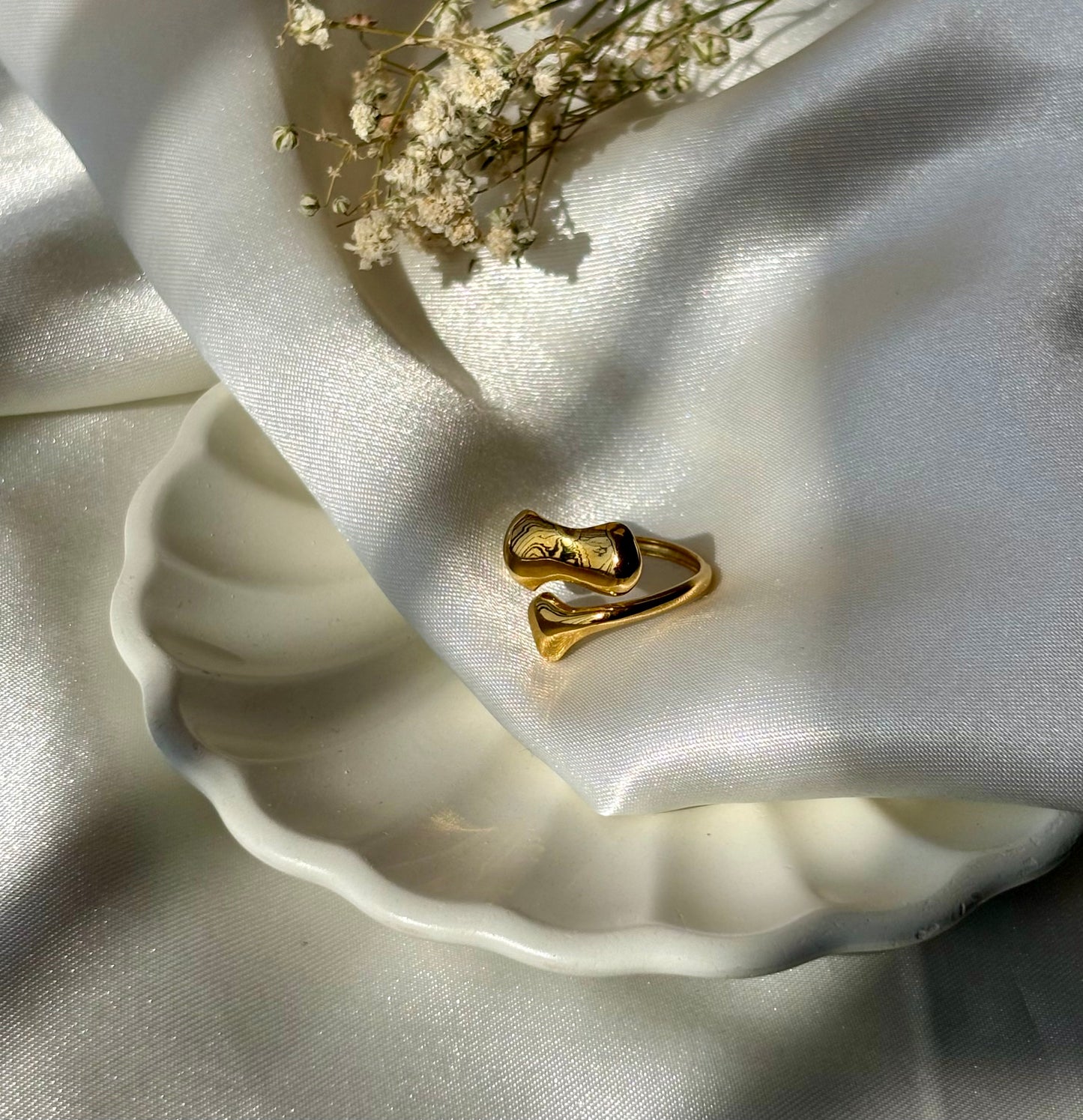 Yona ring