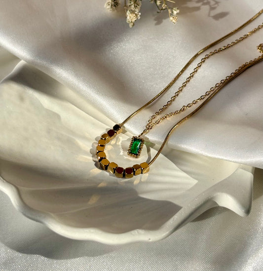 Emerald muse necklace
