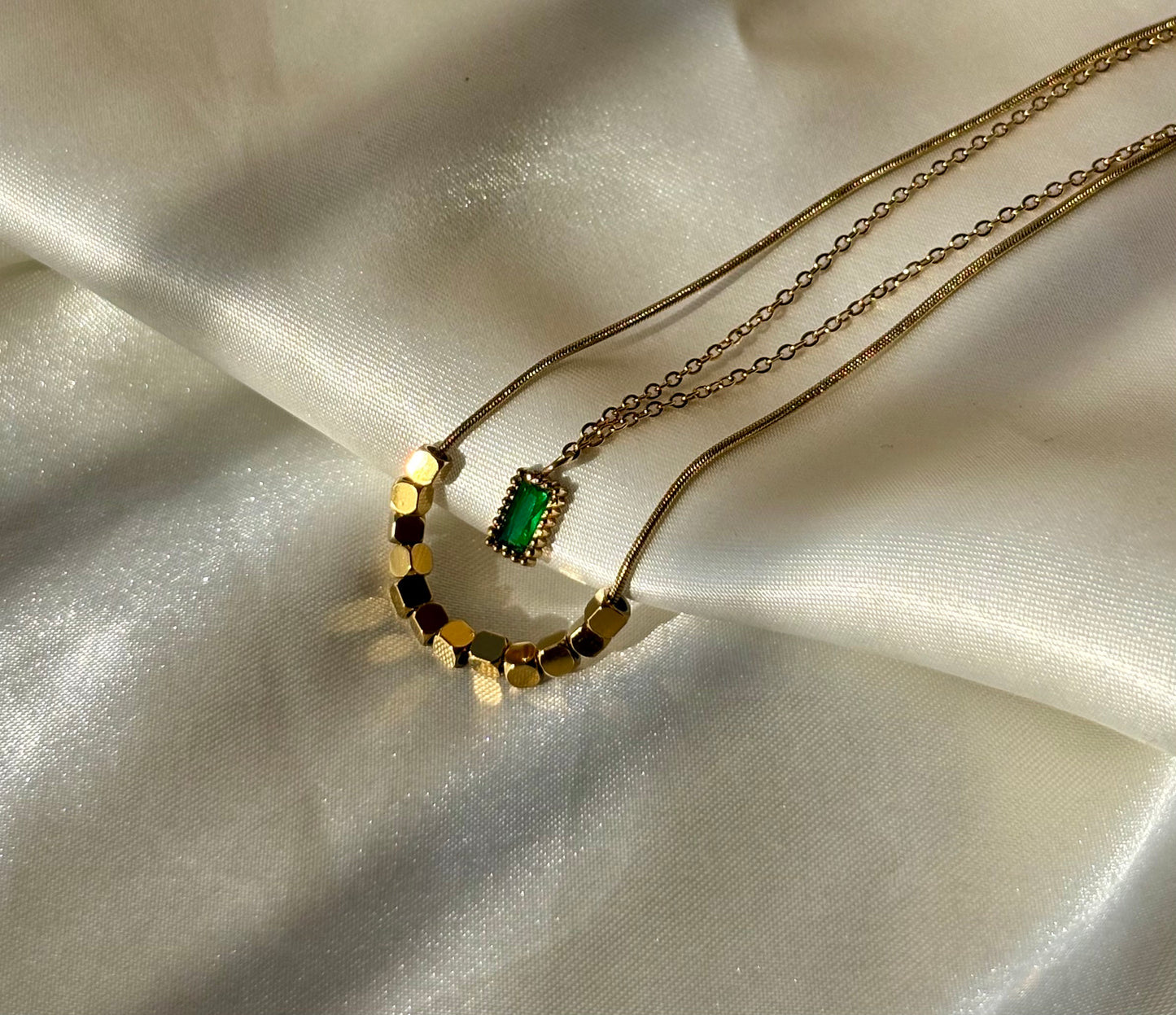 Emerald muse necklace