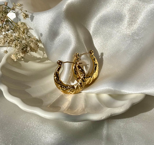 Luna hoops
